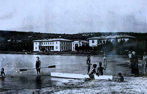 Razglednica kopališča v Ankaranu, 1929.