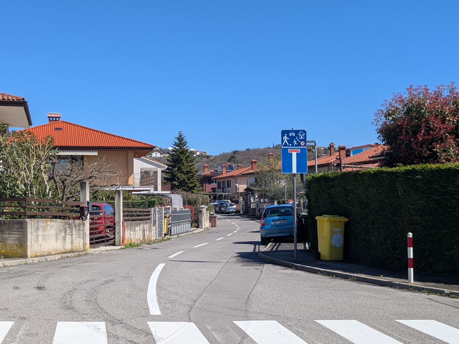 Območje umirjenega prometa Tomažičeva