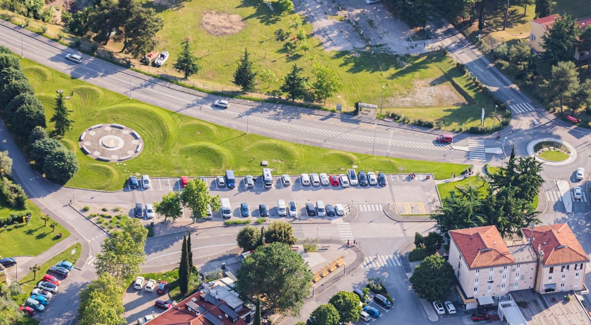Parkirišče center Jaka Ivančič